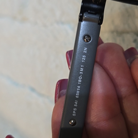 Authentic Prada sunglasses - Picture 4 of 10